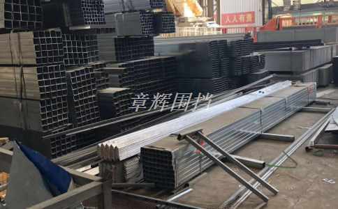 簡易圍擋的顏色和樣式有哪些選擇？