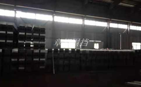 簡(jiǎn)易圍擋在公共場(chǎng)所中的使用是否需要遵守特定規(guī)定？（公共場(chǎng)所中簡(jiǎn)易圍擋的應(yīng)用標(biāo)準(zhǔn)）