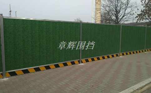 簡(jiǎn)易圍擋在公路施工中的使用是否受到限制？（公路施工中簡(jiǎn)易圍擋的使用注意事項(xiàng)）